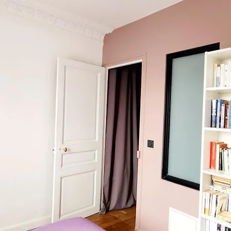 Apartment Charming Nest In Paris-pont Cardinet