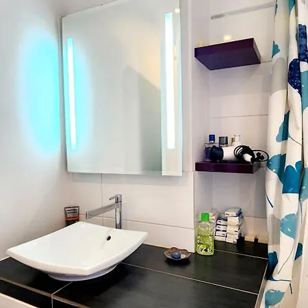 Charming Nest In Paris-pont Cardinet Apartment Paris