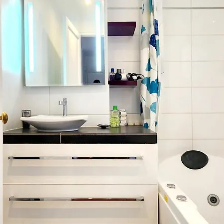 Charming Nest In Paris-pont Cardinet * Parigi